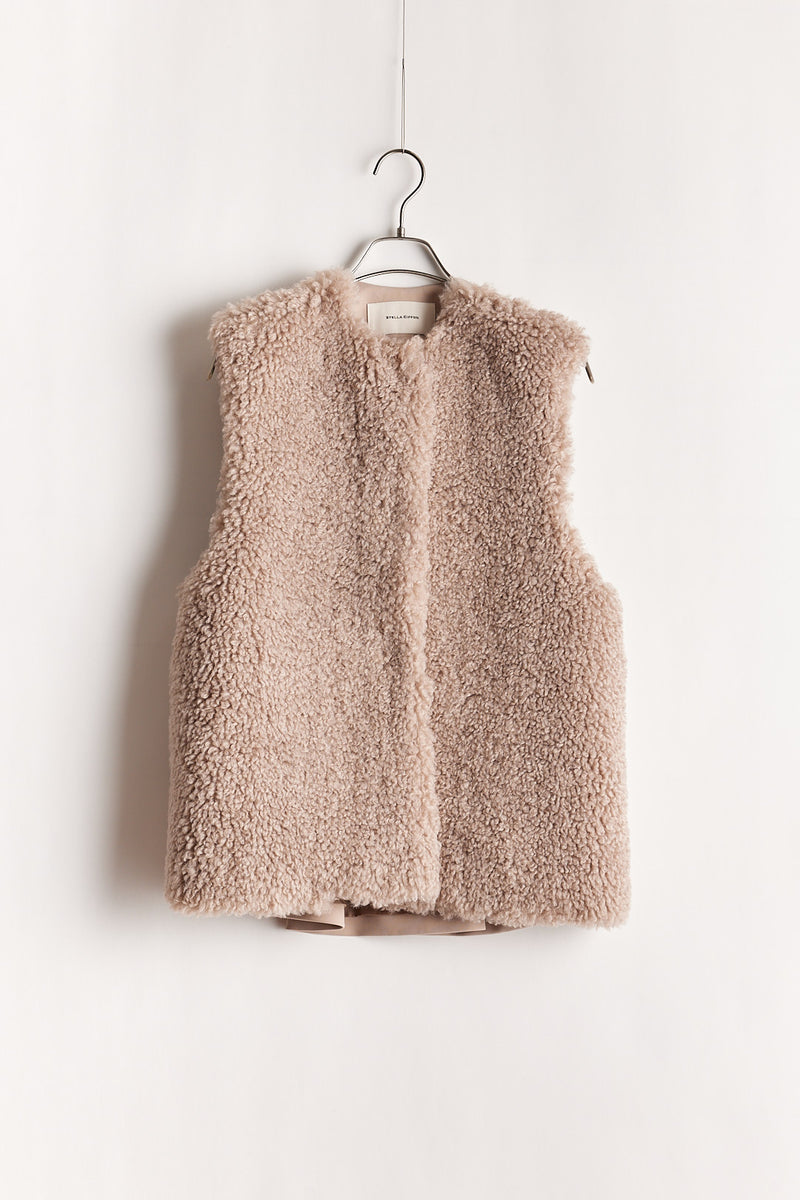 Fake curly fur vest – Stella Ciffon